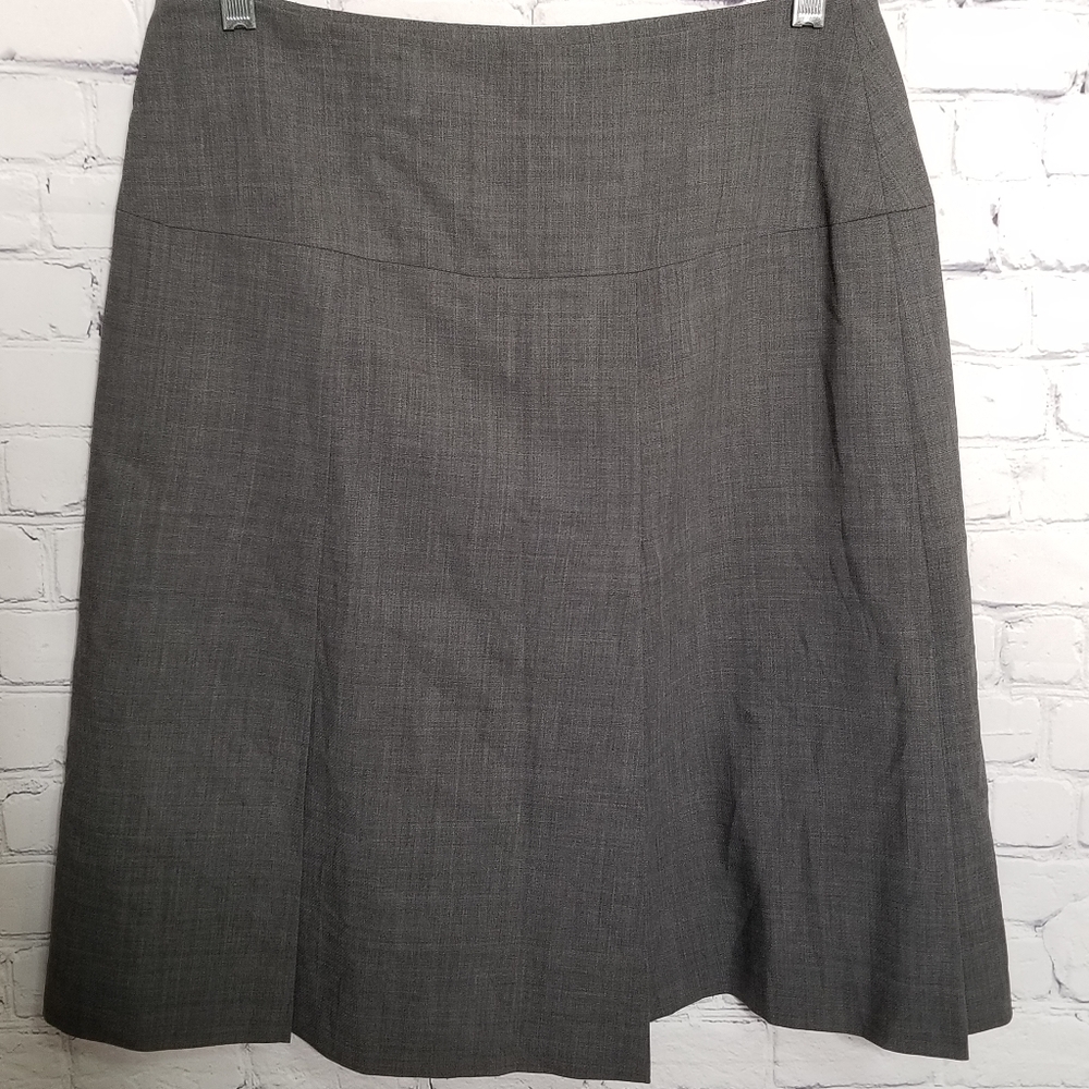 Akris Punto wool box pleat mini skirt gray Size 8